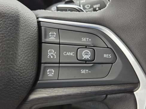 New 2026 Jeep Grand Cherokee Altitude RWD image 19