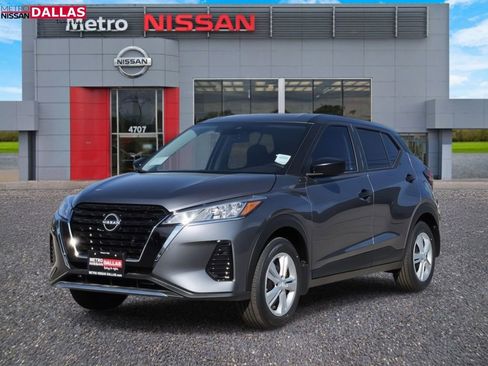 New 2025 Nissan Kicks Play S image 2