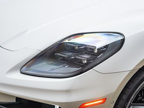 Used 2025 Porsche Panamera 4S image 9