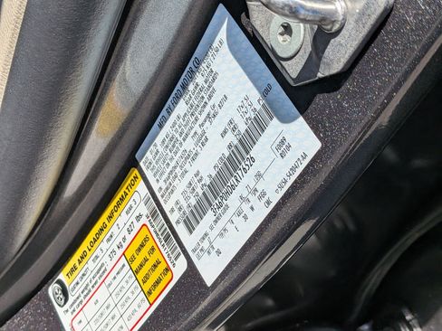 Used 2020 Ford Fusion SE FWD image 33