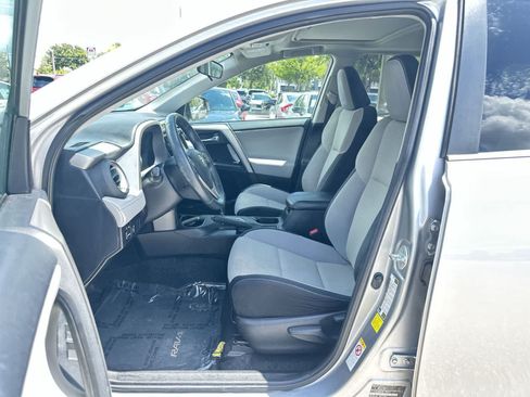 Used 2016 Toyota RAV4 XLE FWD image 2