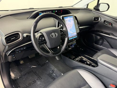 Used 2020 Toyota Prius Prime Limited FWD image 4