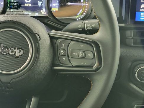 Used 2024 Jeep Wrangler Unlimited AWD/4WD image 27