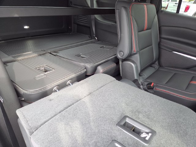 New 2027 Chevrolet Traverse RS w/ LPO, Floor Liner Package AWD/4WD image 24
