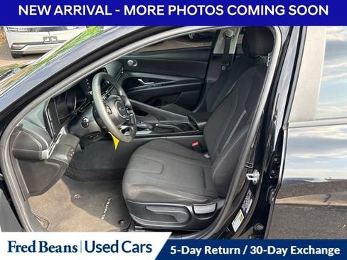 Used 2023 Hyundai Elantra SE FWD image 12