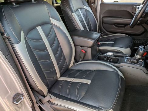 Used 2018 Jeep Wrangler Unlimited Sahara AWD/4WD image 34