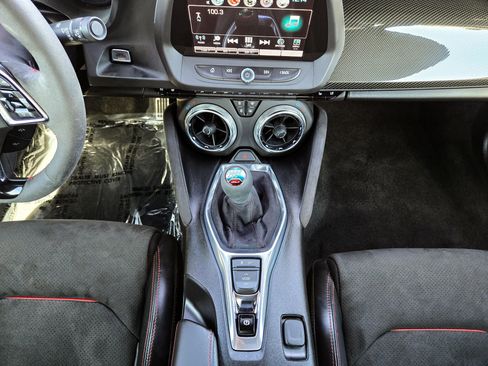 Used 2018 Chevrolet Camaro ZL1 image 21