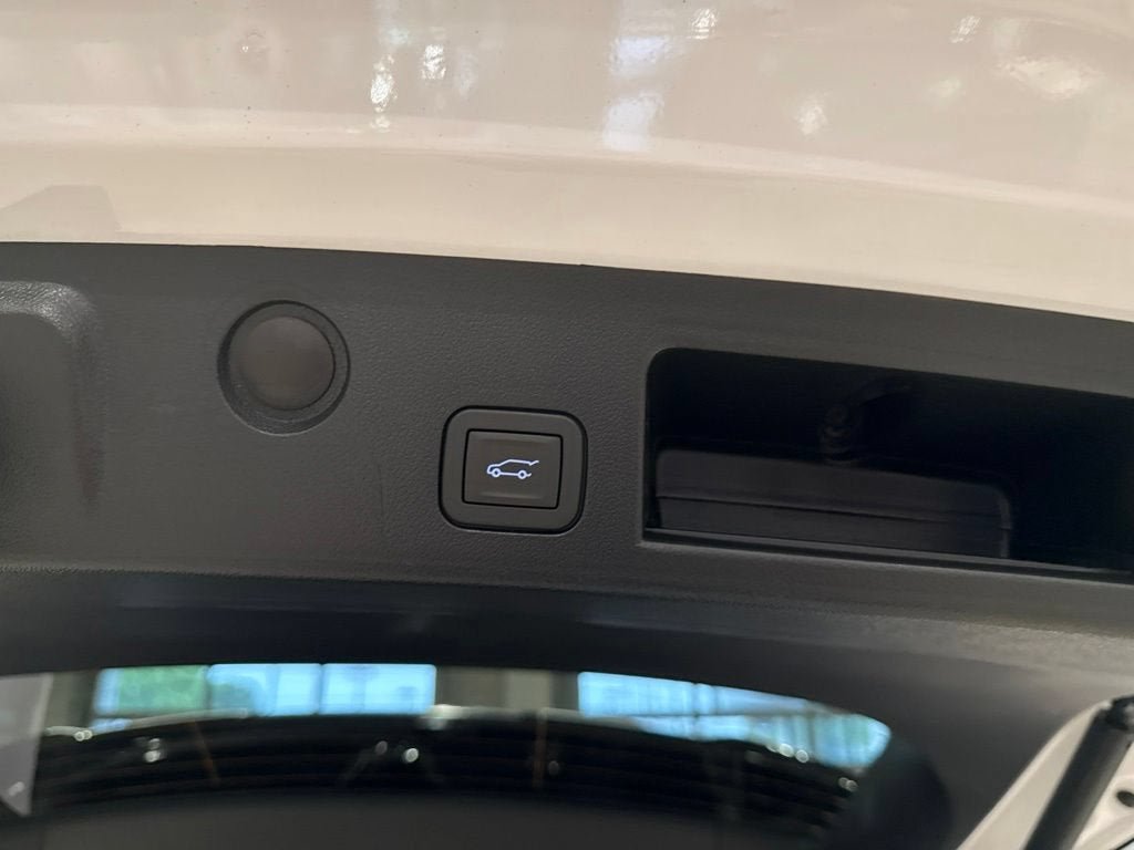 New 2027 GMC Terrain Elevation w/ Elevation Premium Package AWD/4WD image 17