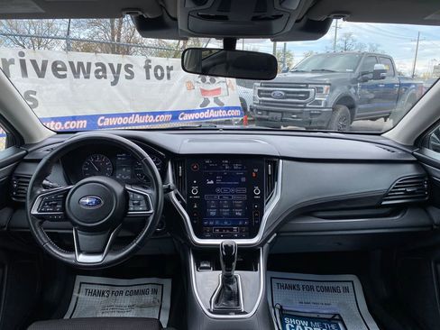 Used 2024 Subaru Outback Premium AWD/4WD image 18