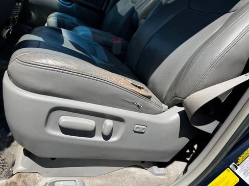 Used 2005 Toyota Sienna XLE Limited w/ XLE Limited Pkg 2 FWD image 5