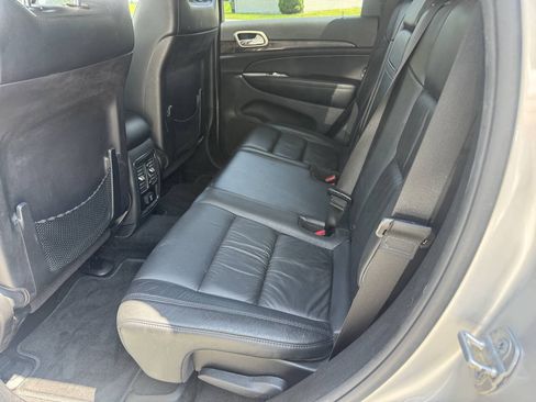 Used 2012 Jeep Grand Cherokee Laredo AWD/4WD image 18
