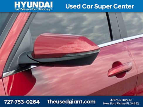 Used 2024 Hyundai Elantra Limited image 11