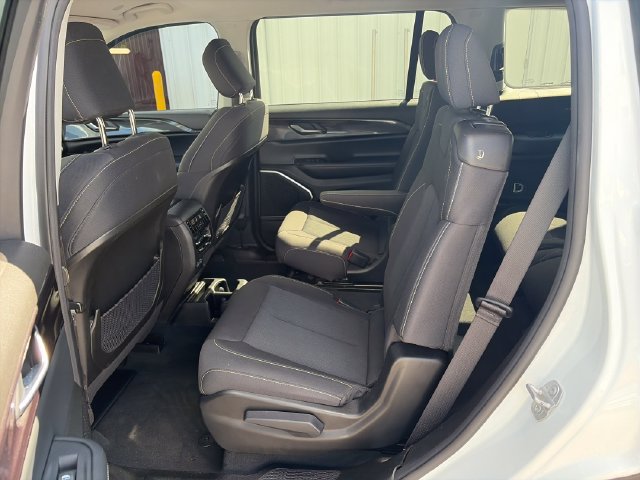 Used 2022 Jeep Grand Cherokee L Laredo w/ Luxury Tech Group I AWD/4WD image 26