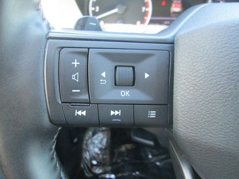 Used 2025 Nissan Rogue SV AWD/4WD image 18