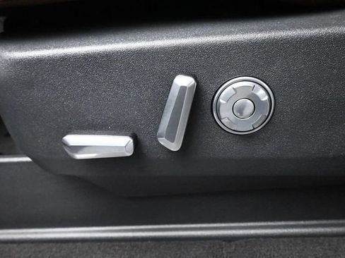 Certified 2025 Lincoln Navigator Reserve AWD/4WD image 11