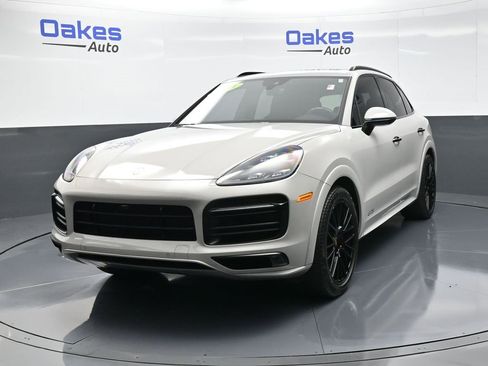 Used 2021 Porsche Cayenne GTS image 4