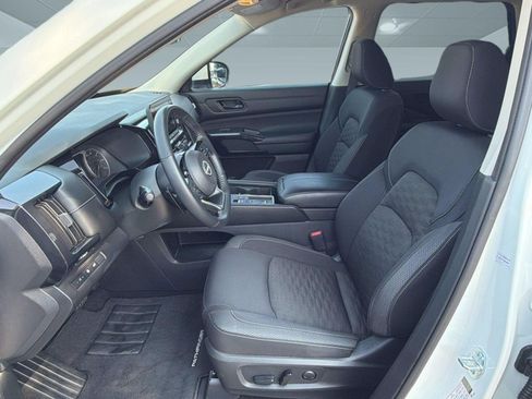 Used 2023 Nissan Pathfinder SV w/ SV Premium Package FWD image 5