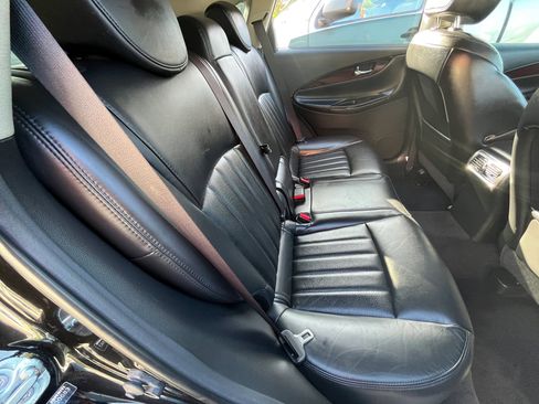 Used 2016 INFINITI QX50 2WD w/ Premium Plus Package image 18