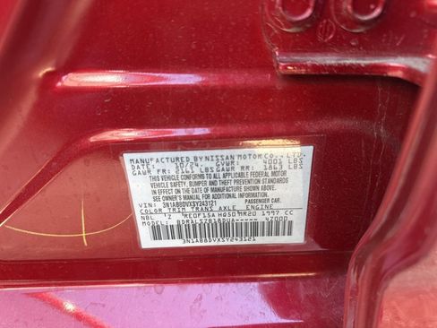 Used 2025 Nissan Sentra SR w/ SR Premium Package FWD image 11