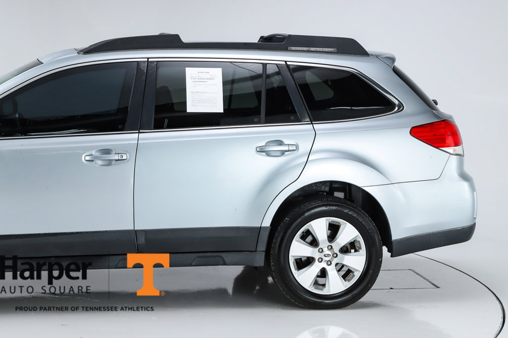 Used 2012 Subaru Outback 2.5i Limited w/ Moonroof Pkg AWD/4WD image 4