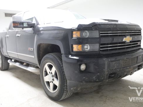 Used 2019 Chevrolet Silverado 2500 LTZ w/ Duramax Plus Package AWD/4WD image 6