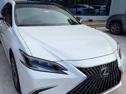 Used 2025 Lexus ES 350 Ultra Luxury w/ Accessory Package (Z2)