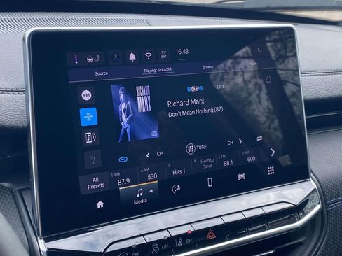 New 2026 Jeep Compass Latitude image 42