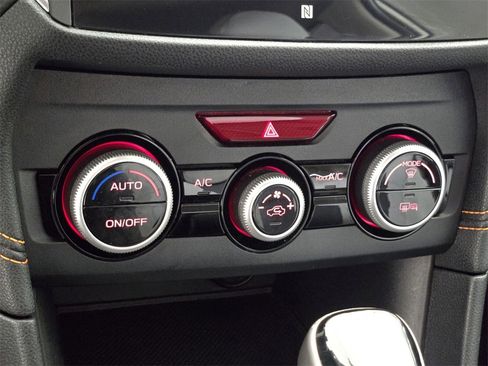 Used 2019 Subaru Crosstrek 2.0i Limited w/ Moonroof Package w/Navigation image 32