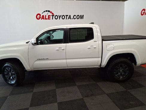 Used 2023 Toyota Tacoma SR5 AWD/4WD image 9