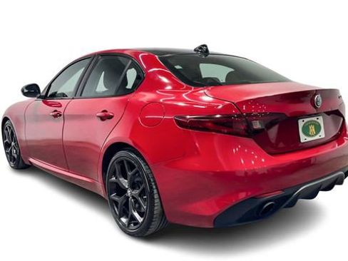 Used 2019 Alfa Romeo Giulia Base w/ Quick Order Package 22K Sport image 4