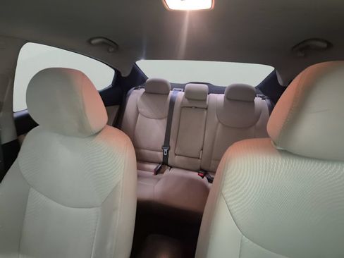 Used 2016 Hyundai Elantra SE FWD image 29