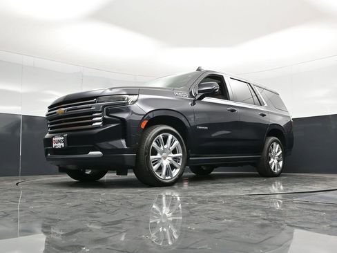 Used 2022 Chevrolet Tahoe High Country w/ Premium Package 2 AWD/4WD image 51