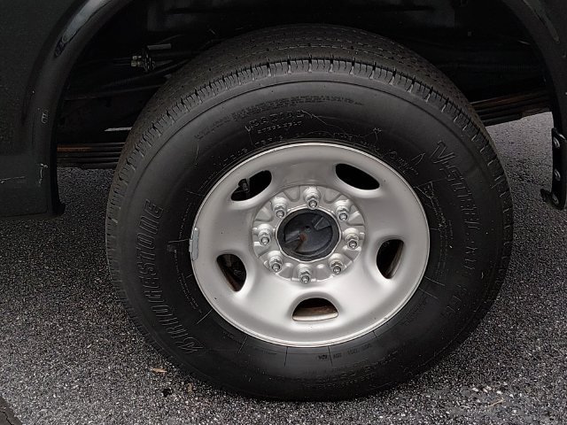 Used 2025 GMC Savana 3500 LT w/ LT Preferred Equipment Group RWD image 17
