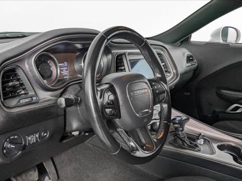 Used 2023 Dodge Challenger SXT RWD image 18