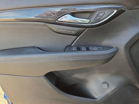 Used 2023 Buick Envision Essence image 21