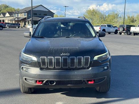 Used 2019 Jeep Cherokee Trailhawk AWD/4WD image 2