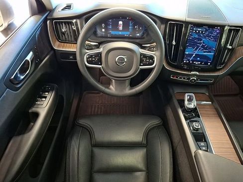 Used 2023 Volvo XC60 B5 Ultimate w/ Climate Package AWD/4WD image 10