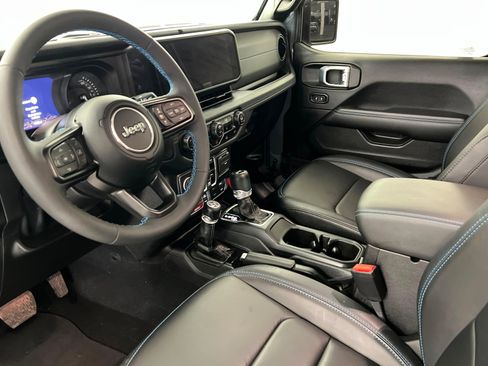 Used 2024 Jeep Wrangler Unlimited Rubicon 4xe w/ Convenience Group image 16