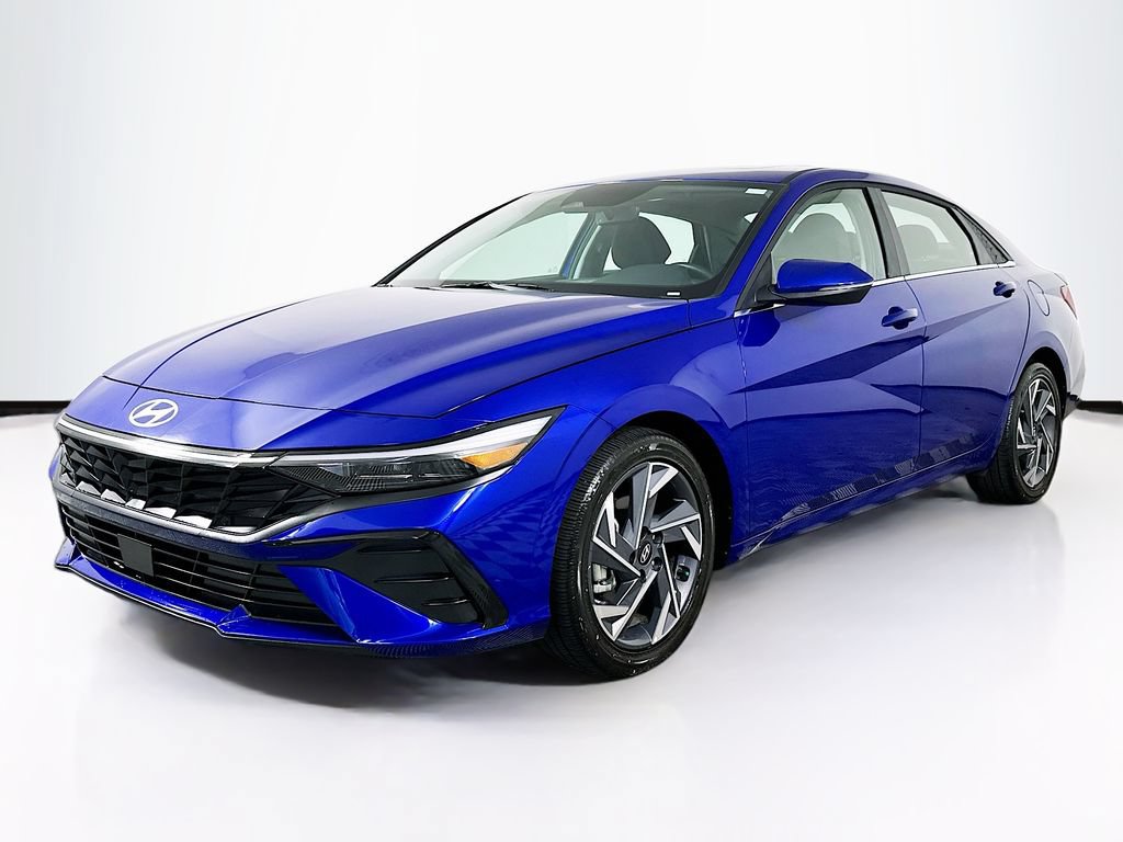 Used 2025 Hyundai Elantra Limited FWD image 1