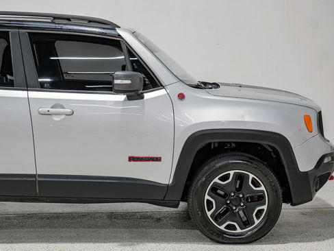Used 2017 Jeep Renegade Trailhawk image 13