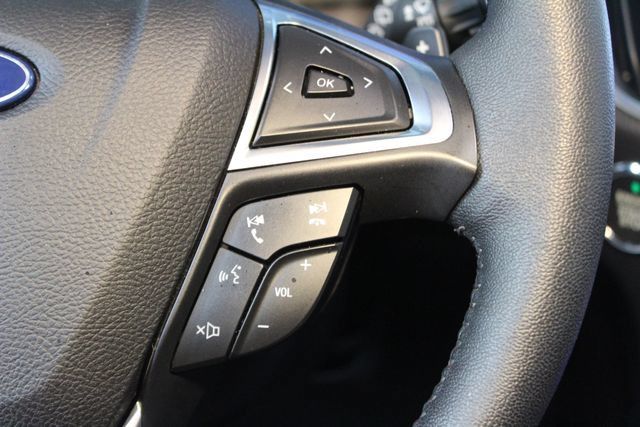 Used 2020 Ford Edge Titanium w/ Equipment Group 301A AWD/4WD image 24