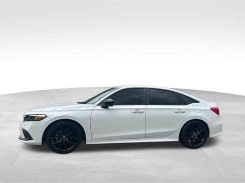 Used 2022 Honda Civic Sport image 2