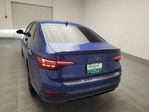 Used 2024 Volkswagen Jetta SE w/ Panoramic Sunroof Package image 6