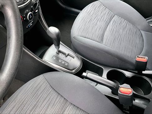 Used 2017 Hyundai Accent SE FWD image 12