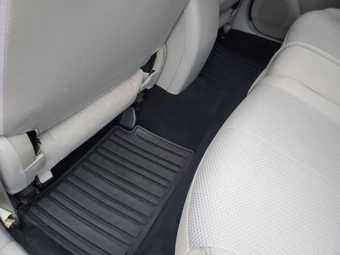 Used 2013 Subaru Forester 2.5X Premium AWD/4WD image 44