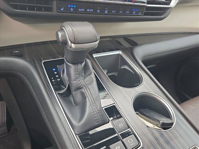 Used 2022 Toyota Sienna Platinum AWD/4WD image 14