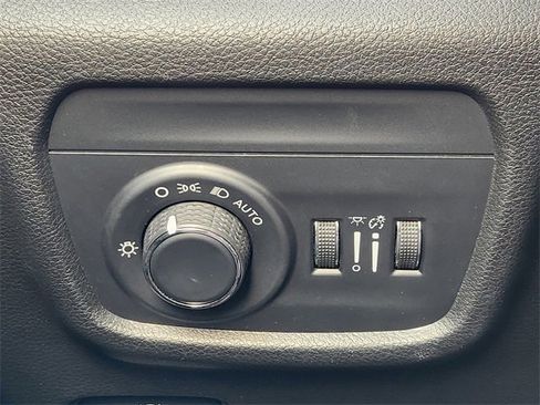 Used 2023 Jeep Grand Cherokee L Laredo image 24