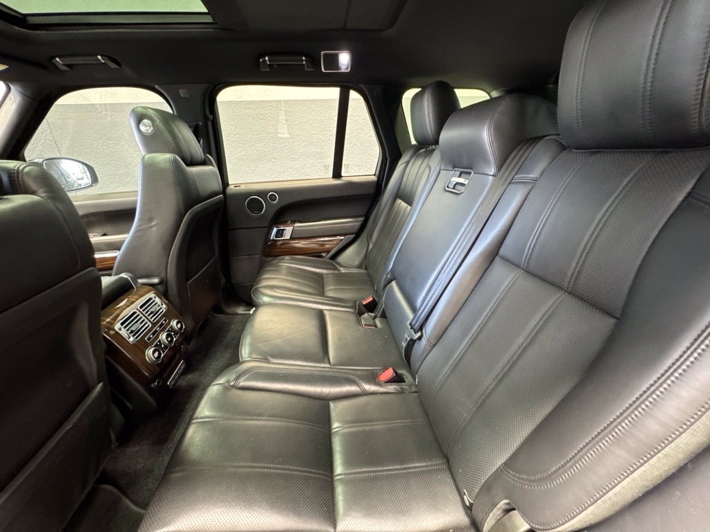 Used 2015 Land Rover Range Rover Supercharged AWD/4WD image 22