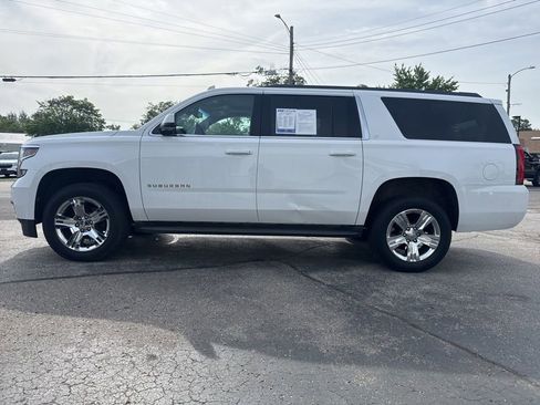 Used 2018 Chevrolet Suburban LT AWD/4WD image 4