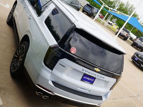 New 2026 Chevrolet Suburban High Country AWD/4WD image 11